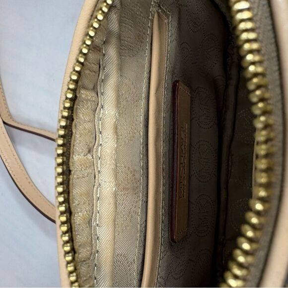 MICHAEL KORS Brown Logo Crossbody Bag with Gold-Tone Hardware - Picture 8 of 9